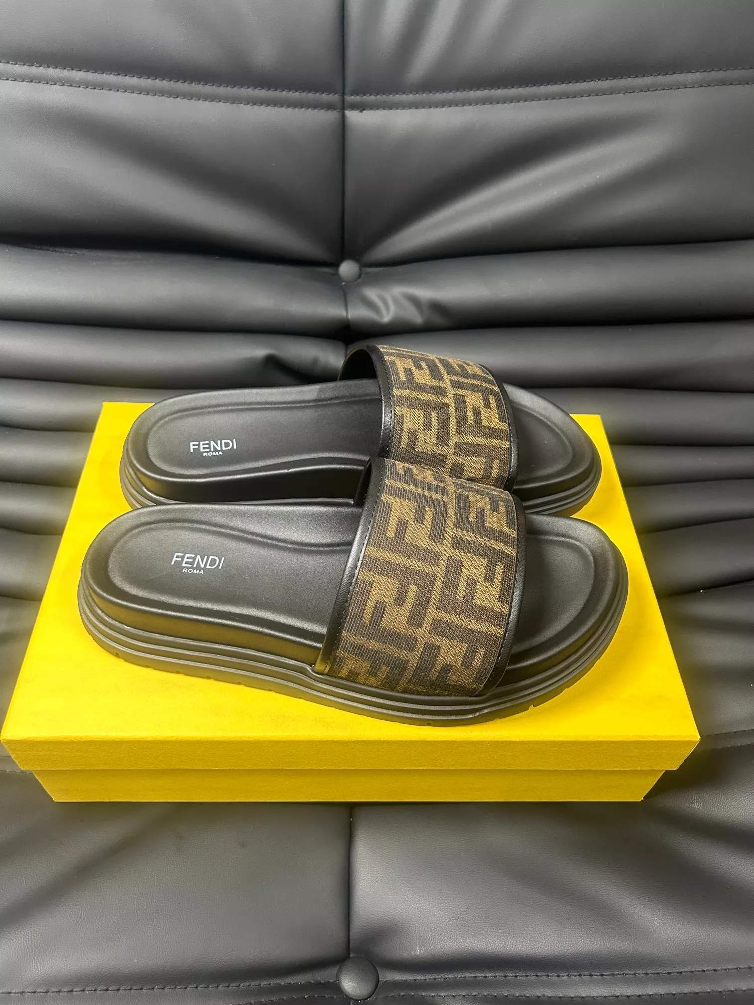 fendi chaussons pour homme s_12a21161